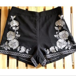 embroidery design shorts. (NEVER WORN!!!)